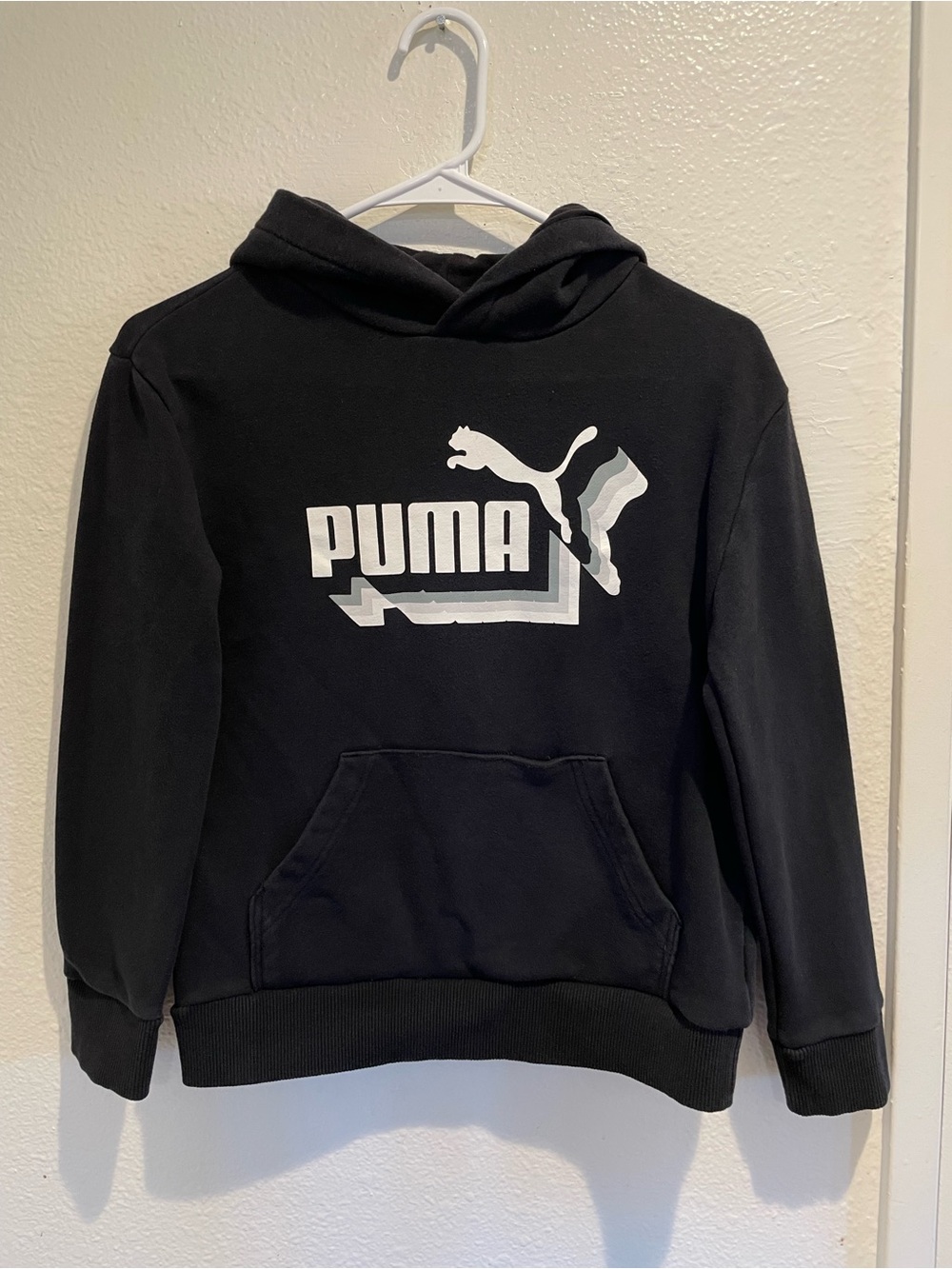 PUMA Pullover Hoodie Boys Size M 10/12 Black Graphic Shadow Logo Sweatshirt